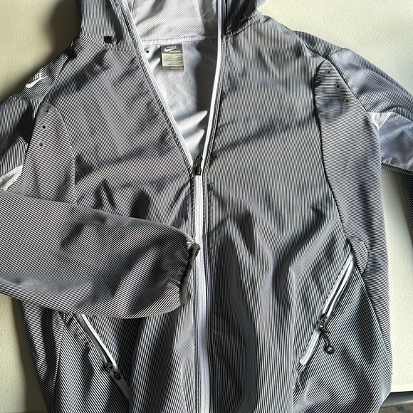 Nike - Picture 1 of 6